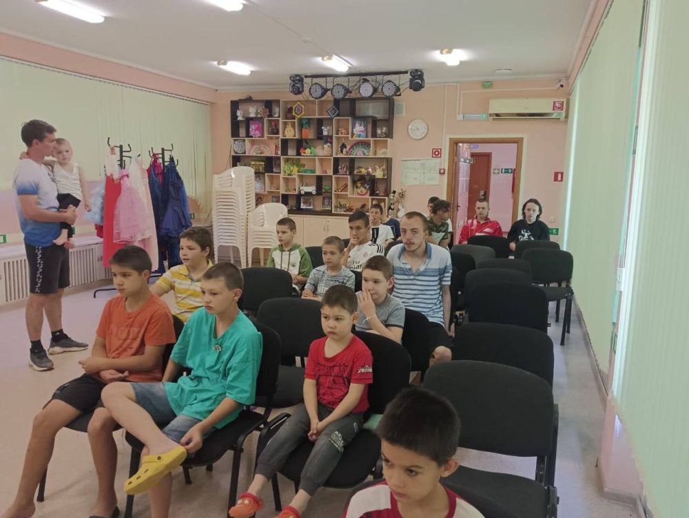 Аппараты мировых судей Керченского судебного района совместно с аппаратом Керченского городского суда посетили воспитанников... Аппараты мировых судей Керченского судебного района совместно с аппаратом Керченского городского суда посетили воспитанников...