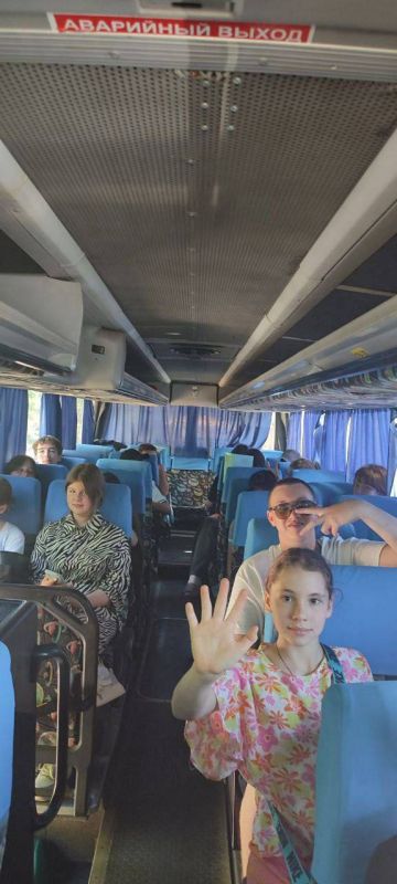 Ребята из Новокаховского городского округа отправились на отдых в крымский детский оздоровительный лагерь-пансионат им. .В Ребята из Новокаховского городского округа отправились на отдых в крымский детский оздоровительный лагерь-пансионат им. .В