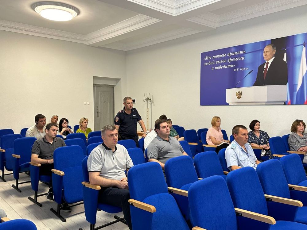Антон Кравец: Провел аппаратное совещание с руководителями предприятий и организаций района Антон Кравец: Провел аппаратное совещание с руководителями предприятий и организаций района