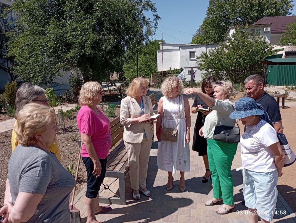 Эммилия Леонова: Продолжаем встречи с жителями многоквартирных домов Эммилия Леонова: Продолжаем встречи с жителями многоквартирных домов
