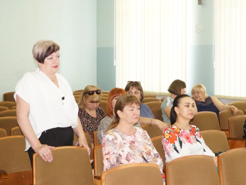 Виктория Грицай: Сегодня провела аппаратное совещание по социально значимым вопросам района с руководителями структурных подразделений администрации, районного совета, организаций и служб Советского района, главами сельских поселений Виктория Грицай: Сегодня провела аппаратное совещание по социально значимым вопросам района с руководителями структурных подразделений администрации, районного совета, организаций и служб Советского района, главами сельских поселений