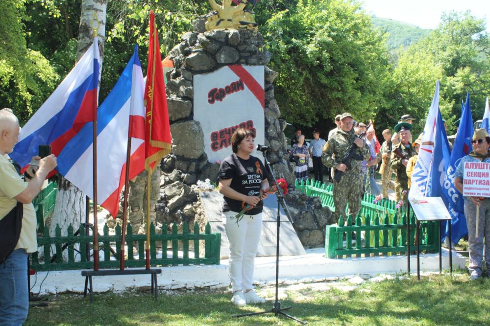 Виктория Грицай: Совместно с первым заместителем Председателя Государственного Совета Республики Крым Ефимом Фиксом... Виктория Грицай: Совместно с первым заместителем Председателя Государственного Совета Республики Крым Ефимом Фиксом...
