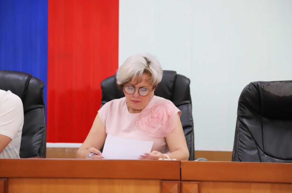 Под руководством первого заместителя главы администрации Бахчисарайского района, Энвера Аблаева, совместно с главой... Под руководством первого заместителя главы администрации Бахчисарайского района, Энвера Аблаева, совместно с главой...