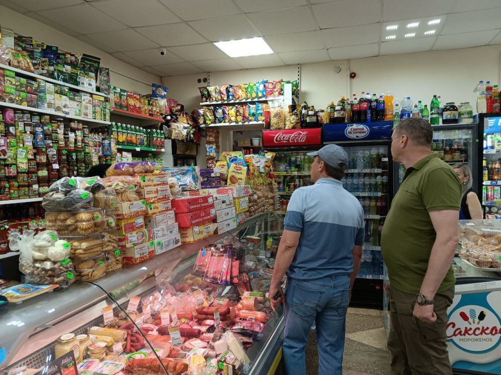 Юрий Гоцанюк в Евпатории обошел ряд общественных и дворовых территорий Юрий Гоцанюк в Евпатории обошел ряд общественных и дворовых территорий