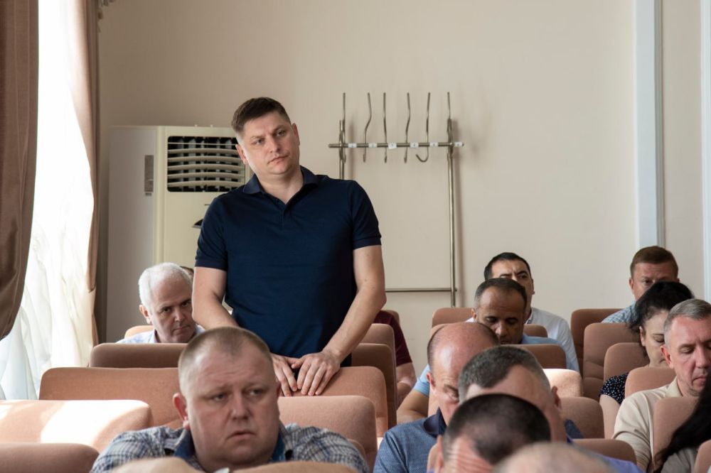 В Симферополе состоялось оперативно-хозяйственное совещание, в ходе которого руководители структурных подразделений отчитались о проделанной работе В Симферополе состоялось оперативно-хозяйственное совещание, в ходе которого руководители структурных подразделений отчитались о проделанной работе