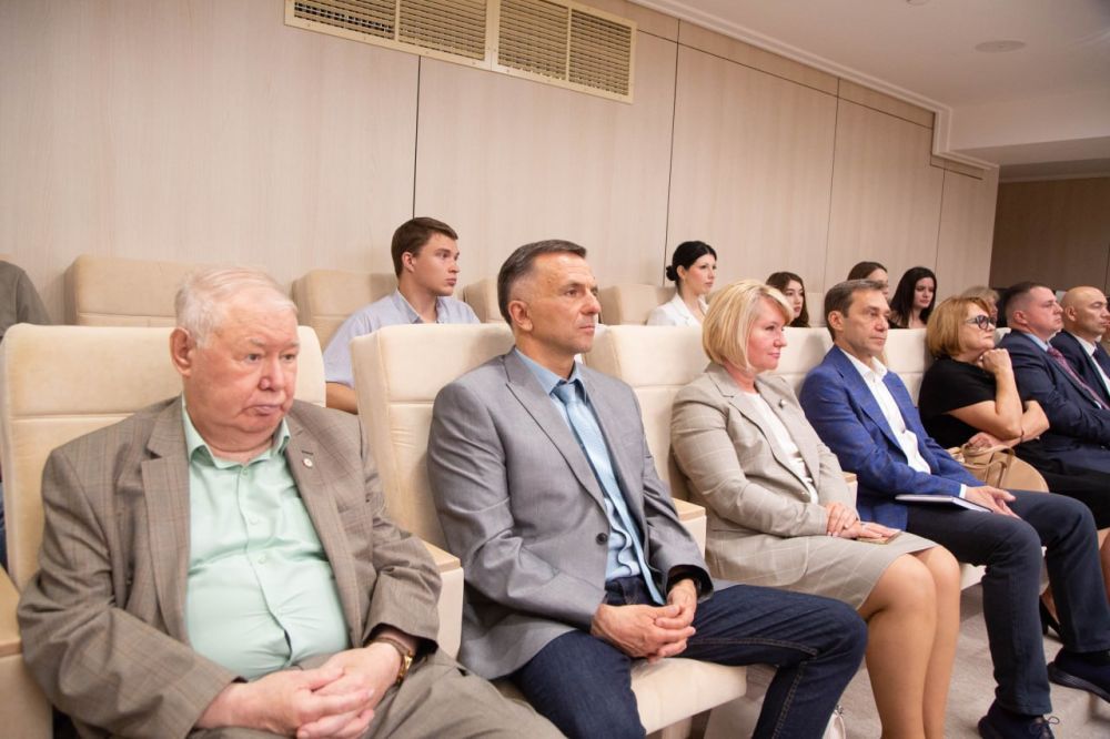 В Крыму начал работу Международный фестиваль «Великое русское слово» В Крыму начал работу Международный фестиваль «Великое русское слово»