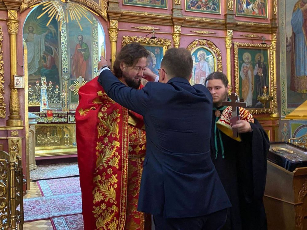 Секретарь Крымской Митрополии, настоятель Петро-Павловского собора прот Секретарь Крымской Митрополии, настоятель Петро-Павловского собора прот