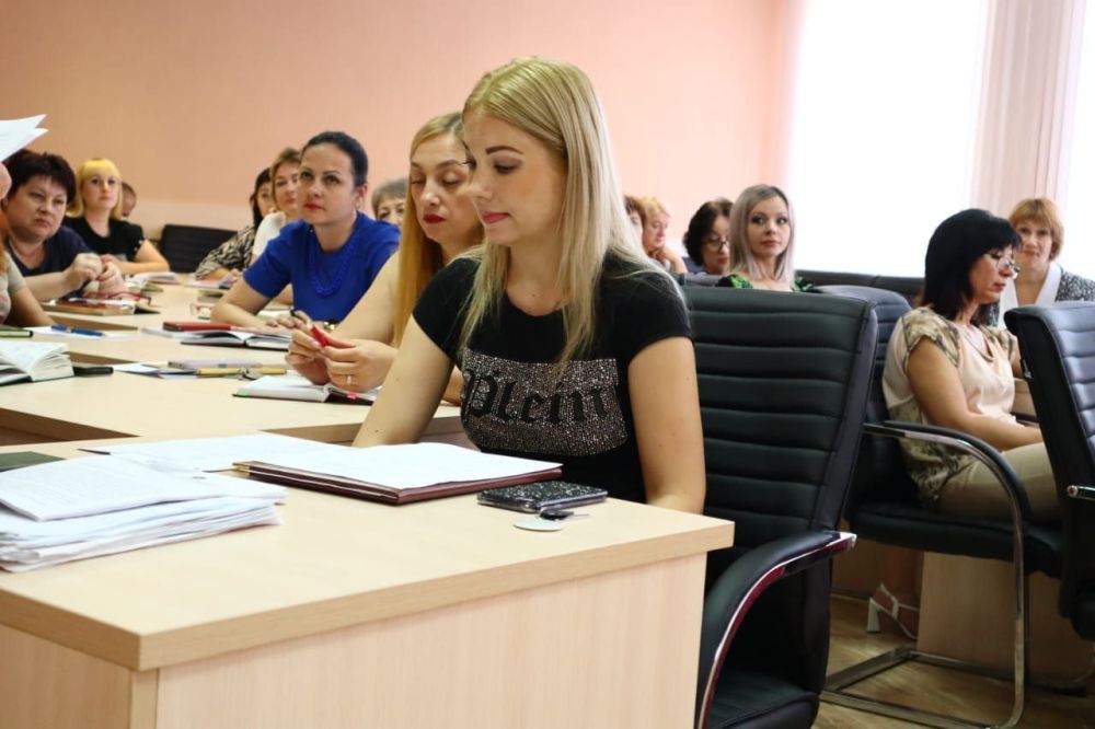 Инна Федоренко: Сегодня провела аппаратное совещание со своими заместителями и руководителями структурных подразделений администрации по актуальным темам Инна Федоренко: Сегодня провела аппаратное совещание со своими заместителями и руководителями структурных подразделений администрации по актуальным темам