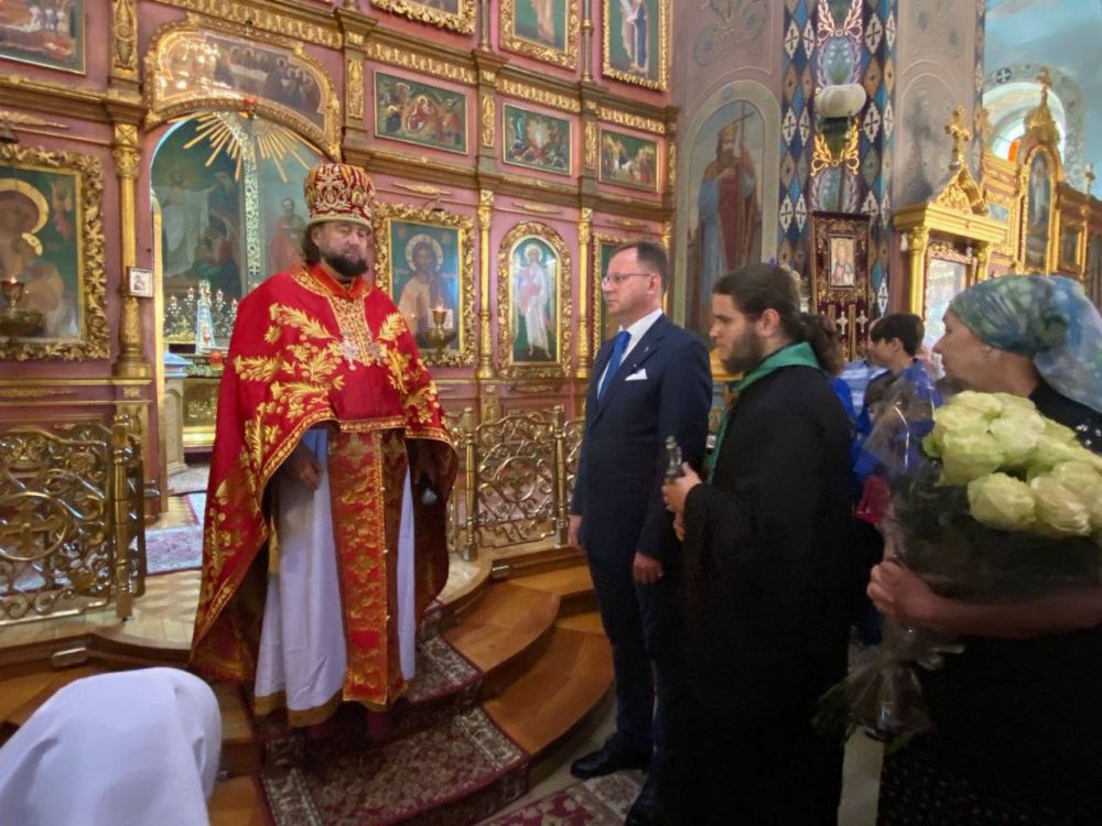 Секретарь Крымской Митрополии, настоятель Петро-Павловского собора прот Секретарь Крымской Митрополии, настоятель Петро-Павловского собора прот