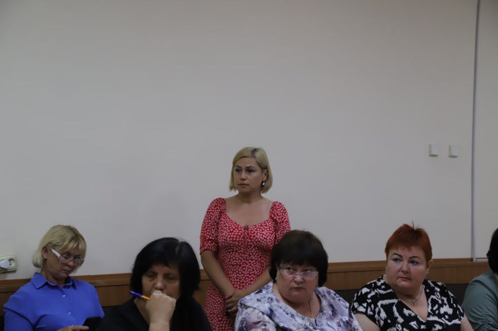 Ольга Урайкина: Совместно с первым заместителем администрации Бахчисарайского района Энвером Албаевым провела совещание с главами поселений Бахчисарайского района Ольга Урайкина: Совместно с первым заместителем администрации Бахчисарайского района Энвером Албаевым провела совещание с главами поселений Бахчисарайского района
