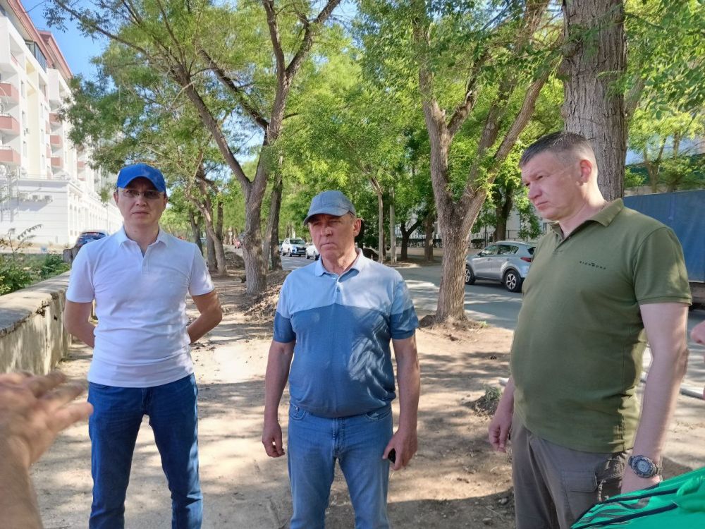 Юрий Гоцанюк в Евпатории обошел ряд общественных и дворовых территорий Юрий Гоцанюк в Евпатории обошел ряд общественных и дворовых территорий