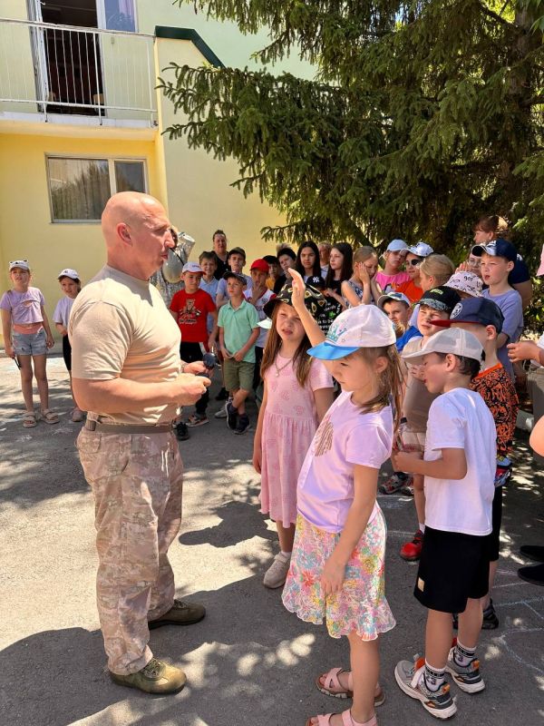 В рамках Всероссийской экологической акции «Марафон зеленых дел» состоялось показательное мероприятие по пожарной безопасности для учеников МБОУ «Лицей №1» г. имферополь В рамках Всероссийской экологической акции «Марафон зеленых дел» состоялось показательное мероприятие по пожарной безопасности для учеников МБОУ «Лицей №1» г. имферополь