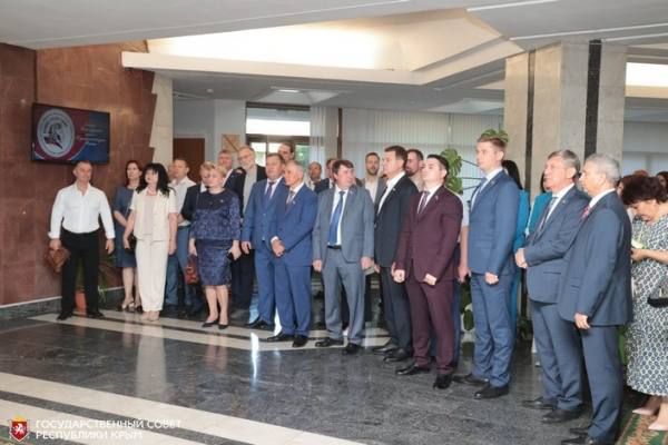 В Крыму начал свою работу XVII международный фестиваль «Великое русское слово», традиционно приуроченный ко дню рождения великого национального русского поэта Александра Пушкина, Дню русского языка и Дню России В Крыму начал свою работу XVII международный фестиваль «Великое русское слово», традиционно приуроченный ко дню рождения великого национального русского поэта Александра Пушкина, Дню русского языка и Дню России