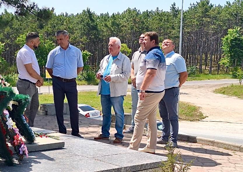 Рустем Аметов: Сегодня с рабочей поездкой наш город посетил Ивлев Леонид Григорьевич - Депутат Государственной Думы Федерального Собрания Российской Федерации Рустем Аметов: Сегодня с рабочей поездкой наш город посетил Ивлев Леонид Григорьевич - Депутат Государственной Думы Федерального Собрания Российской Федерации