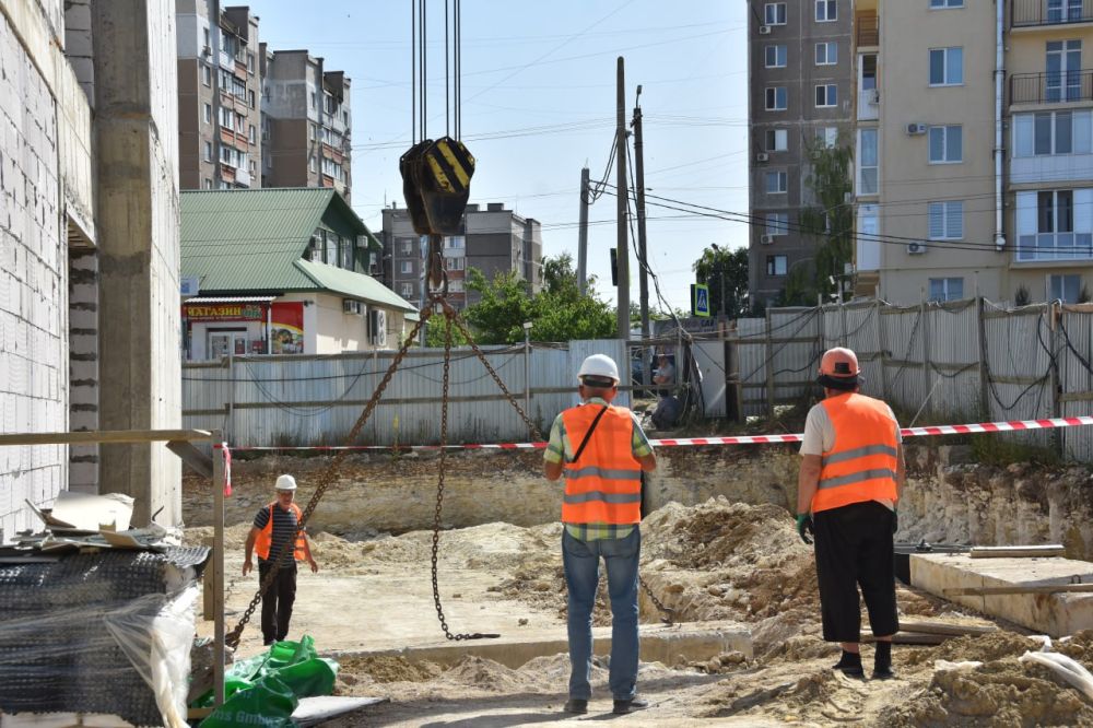 Ольга Растригина проверила ход строительства поликлиники на улице Балаклавская в Симферополе Ольга Растригина проверила ход строительства поликлиники на улице Балаклавская в Симферополе