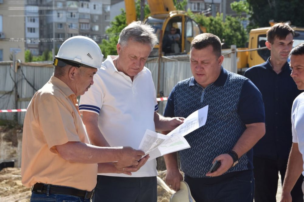 Юрий Нестеренко: Осмотрели ход строительства новой поликлиники на улице Балаклавская в Симферополе Юрий Нестеренко: Осмотрели ход строительства новой поликлиники на улице Балаклавская в Симферополе