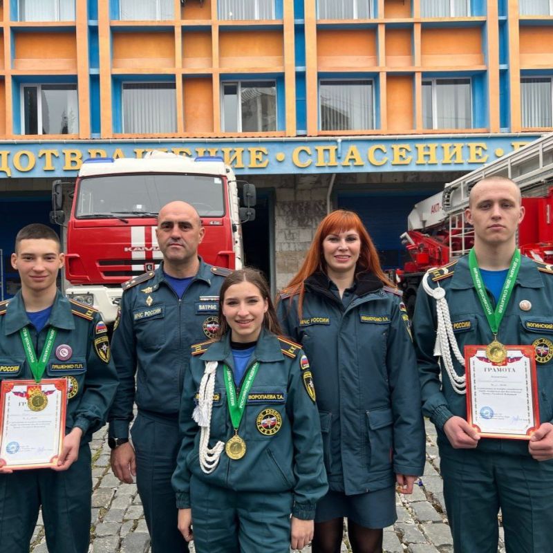 Ялтинская дружина юных пожарных – лучшая в Крыму Ялтинская дружина юных пожарных – лучшая в Крыму