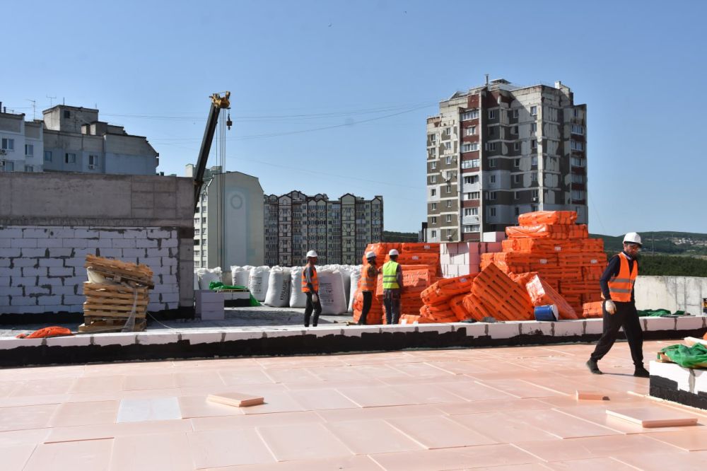 Ольга Растригина проверила ход строительства поликлиники на улице Балаклавская в Симферополе Ольга Растригина проверила ход строительства поликлиники на улице Балаклавская в Симферополе