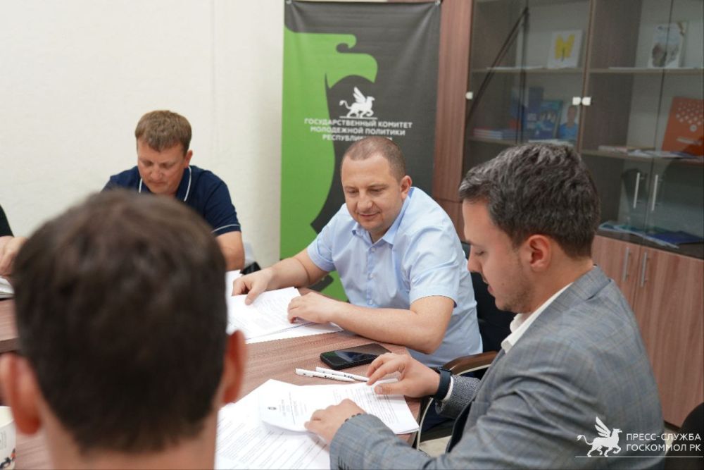 Алексей Зинченко: В Ресурсном центре поддержки добровольчества провели рабочее совещание под руководством председателя организационного комитета – министра внутренней политики, информации и связи Альберта Куршутова Алексей Зинченко: В Ресурсном центре поддержки добровольчества провели рабочее совещание под руководством председателя организационного комитета – министра внутренней политики, информации и связи Альберта Куршутова