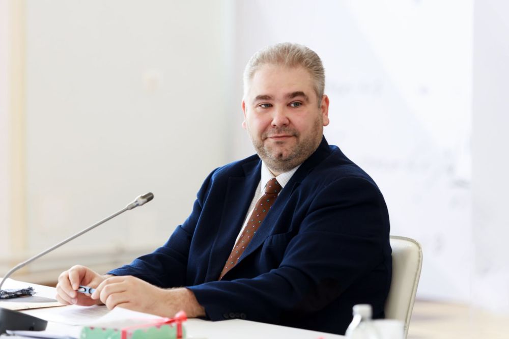 Замминистра культуры Российской Федерации Андрей Малышев принял участие в заседании оргкомитета по подготовке и проведению празднования 225-летия со дня рождения Александра Пушкина Замминистра культуры Российской Федерации Андрей Малышев принял участие в заседании оргкомитета по подготовке и проведению празднования 225-летия со дня рождения Александра Пушкина