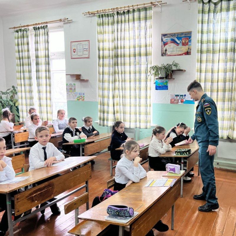 Ялтинская дружина юных пожарных – лучшая в Крыму Ялтинская дружина юных пожарных – лучшая в Крыму