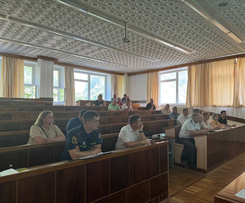 В Агротехнологической академии «КФУ им. .И.Вернадского» прошло совещание на тему: «Готовность хозяйств Симферопольского... В Агротехнологической академии «КФУ им. .И.Вернадского» прошло совещание на тему: «Готовность хозяйств Симферопольского...