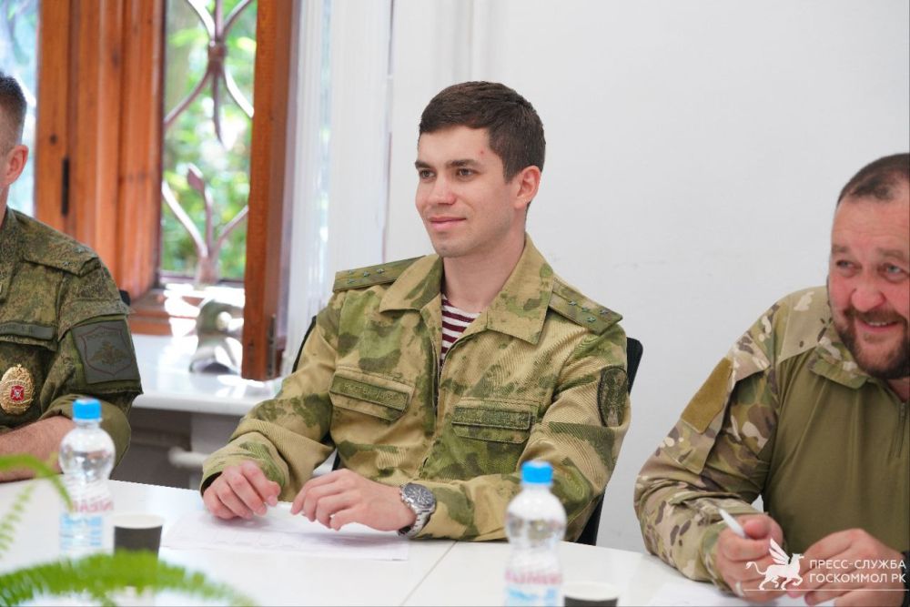 С ЧЕСТЬЮ И БЛАГОДАРНОСТЬЮ ГЕРОЯМ НЕСЁМ ВАХТУ ПАМЯТИ! С ЧЕСТЬЮ И БЛАГОДАРНОСТЬЮ ГЕРОЯМ НЕСЁМ ВАХТУ ПАМЯТИ!