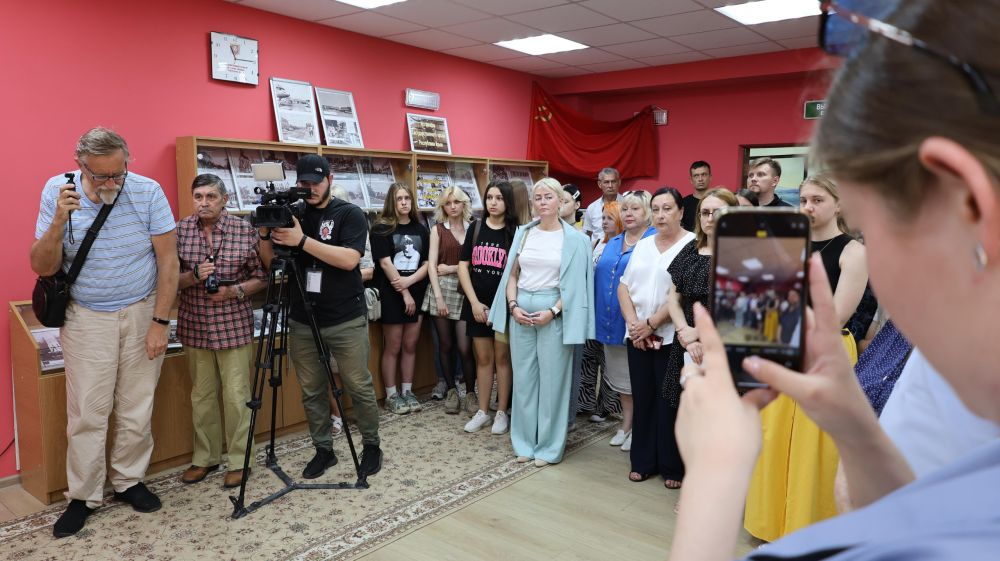 Олег Лобов открыл выставку, посвященную 240-летию города Симферополя Олег Лобов открыл выставку, посвященную 240-летию города Симферополя