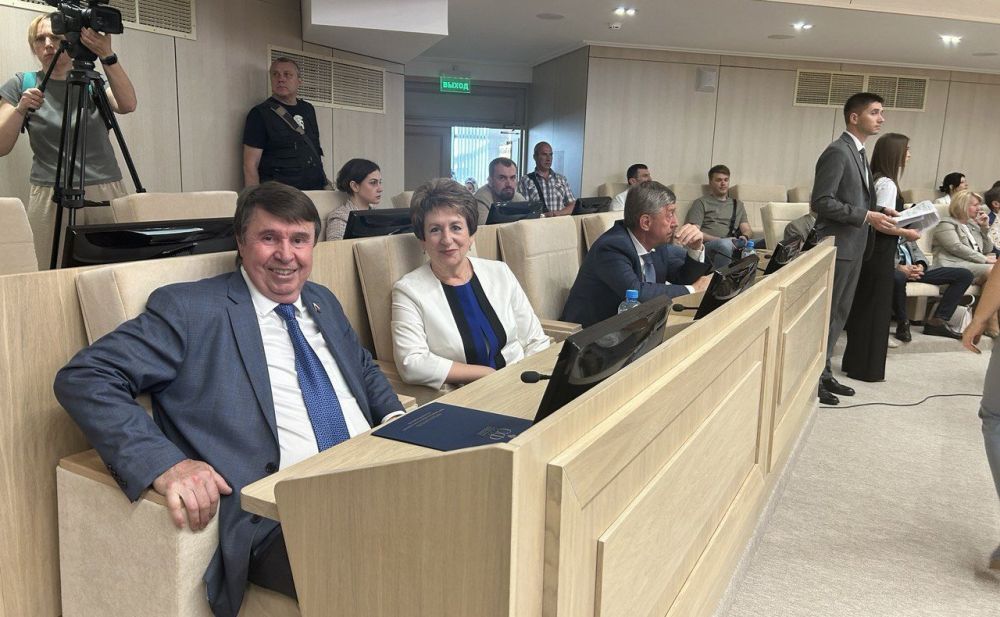 Е. Алтабаева и С. Цеков приняли в Симферополе участие в работе XVII Международного фестиваля «Великое русское слово» Е. Алтабаева и С. Цеков приняли в Симферополе участие в работе XVII Международного фестиваля «Великое русское слово»