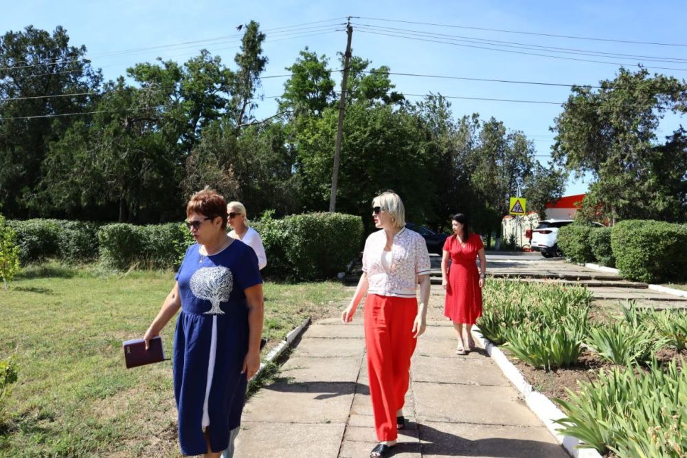 Инна Федоренко: В с. ркое Поле находится объект культурного наследия - «Братская могила советских воинов, Героя Советского Союза Л.П. Павлова и памятный знак в честь воинов-односельчан, погибших в годы Великой Отечественной войны» Инна Федоренко: В с. ркое Поле находится объект культурного наследия - «Братская могила советских воинов, Героя Советского Союза Л.П. Павлова и памятный знак в честь воинов-односельчан, погибших в годы Великой Отечественной войны»