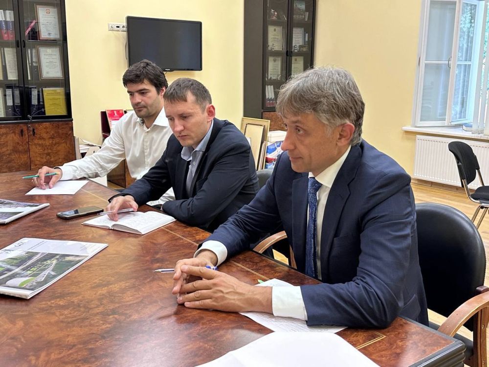 Шериф Османов: Встретились с Директором Департамента инвестиционного развития и управления государственным имуществом... Шериф Османов: Встретились с Директором Департамента инвестиционного развития и управления государственным имуществом...