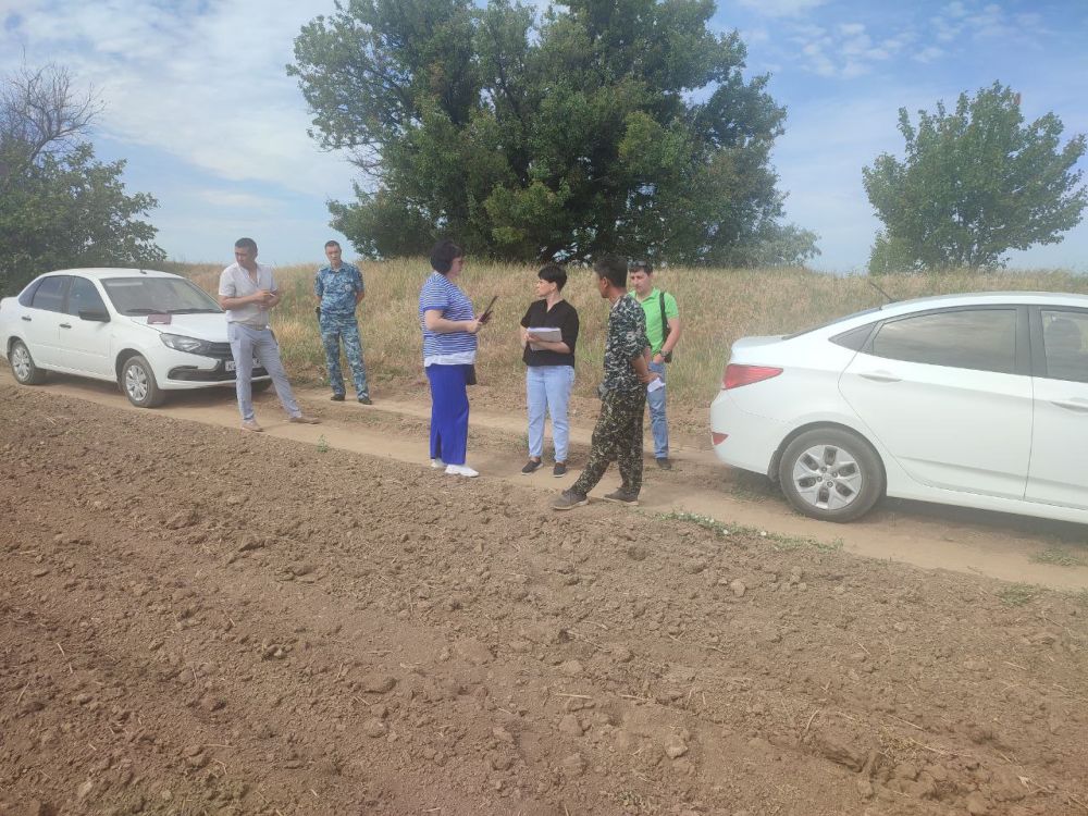 Глава Администрации Раздольненского района Денис Олейник продолжает рабочие выезды совместно с Межведомственной рабочей группой по мониторингу ситуации на рынке труда в Раздольненском районе Глава Администрации Раздольненского района Денис Олейник продолжает рабочие выезды совместно с Межведомственной рабочей группой по мониторингу ситуации на рынке труда в Раздольненском районе
