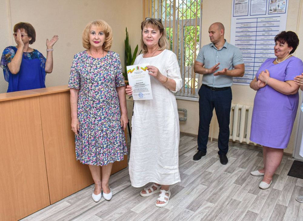Эммилия Леонова: Поздравила с наступающим профессиональным праздником — Днём социального работника Департамент труда и социальной защиты г. впатория! Эммилия Леонова: Поздравила с наступающим профессиональным праздником — Днём социального работника Департамент труда и социальной защиты г. впатория!