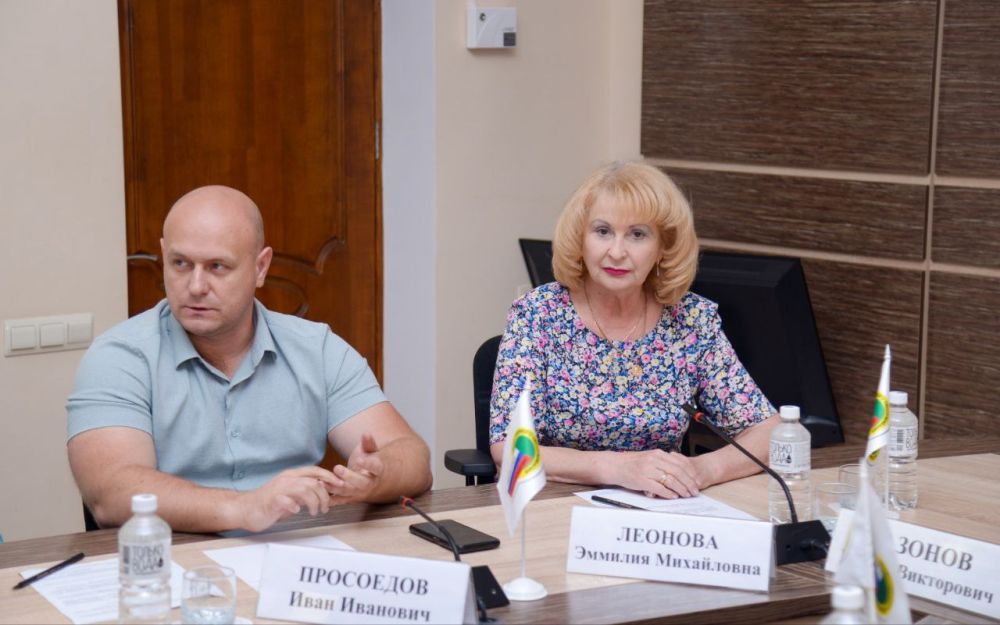 Эммилия Леонова: Поприветствовала участников семинара на тему: «Отчетно-выборная компания в территориальных, первичных... Эммилия Леонова: Поприветствовала участников семинара на тему: «Отчетно-выборная компания в территориальных, первичных...