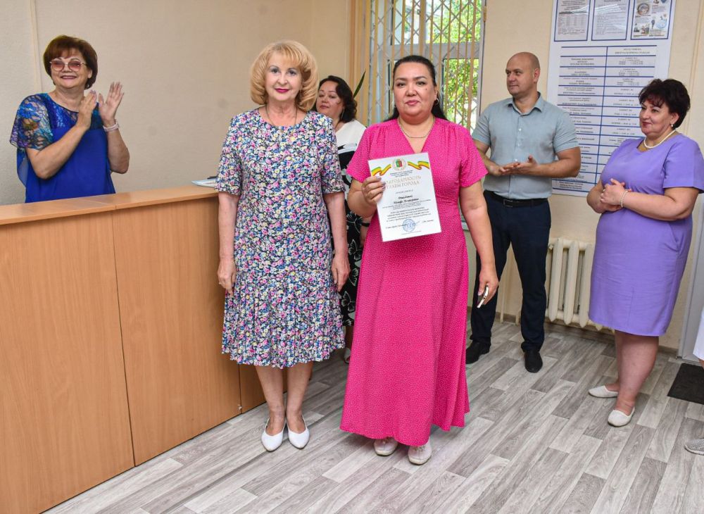 Эммилия Леонова: Поздравила с наступающим профессиональным праздником — Днём социального работника Департамент труда и социальной защиты г. впатория! Эммилия Леонова: Поздравила с наступающим профессиональным праздником — Днём социального работника Департамент труда и социальной защиты г. впатория!
