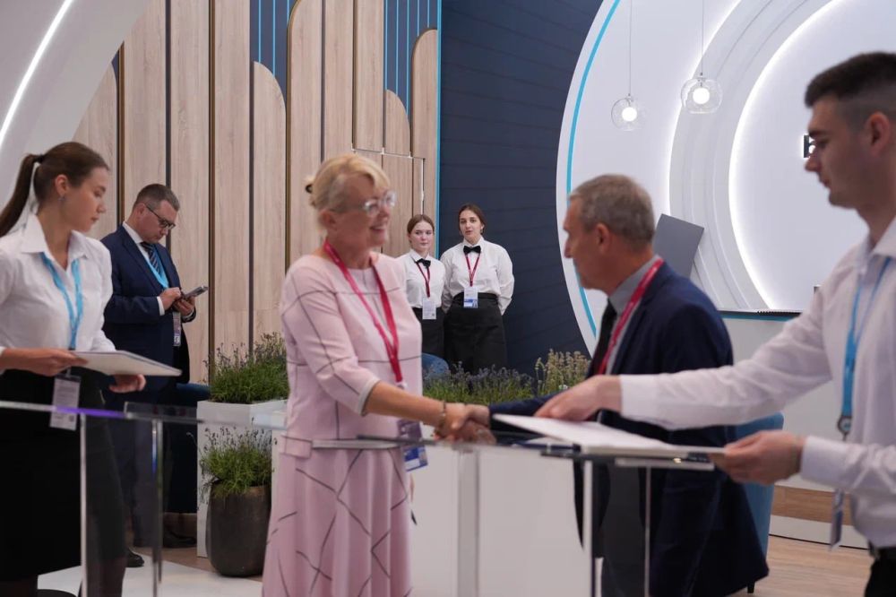 Михаил Назаров: Принял участие в 27-м Петербургском международном экономическом форуме (ПМЭФ-2024) темой которого была — «Основа многополярности — формирование новых центров роста» Михаил Назаров: Принял участие в 27-м Петербургском международном экономическом форуме (ПМЭФ-2024) темой которого была — «Основа многополярности — формирование новых центров роста»