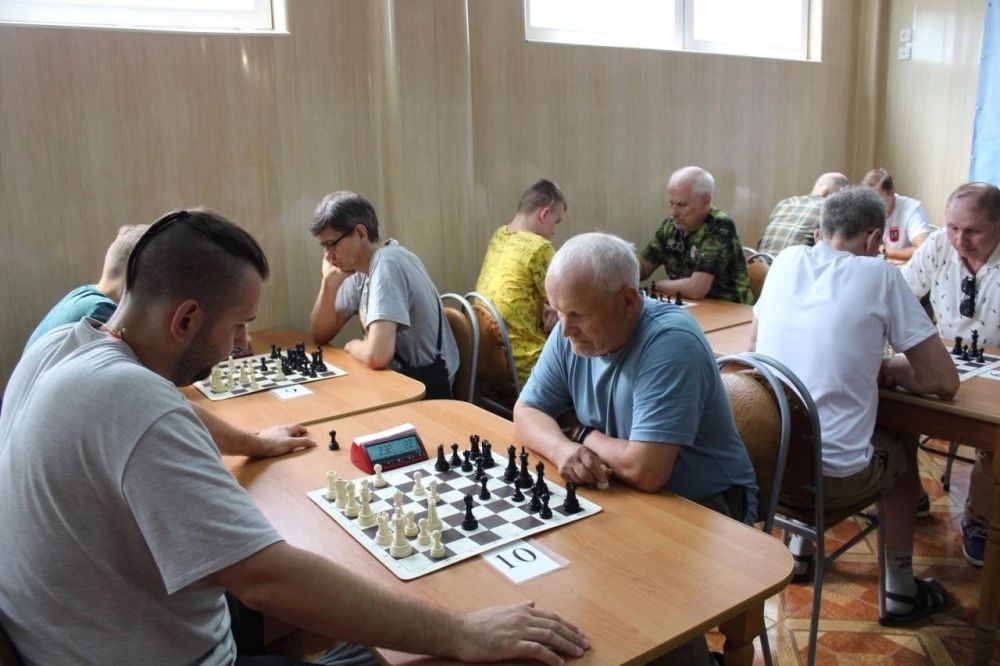 В Алуште стартовал Чемпионат России по шахматам (спорт глухих) В Алуште стартовал Чемпионат России по шахматам (спорт глухих)