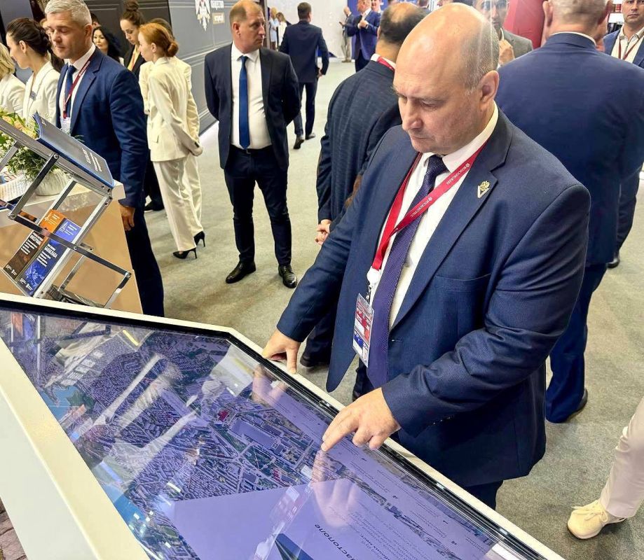 Владимир Немцев: В третий день работы ПМЭФ-2024 в составе делегации под руководством Губернатора города Михаила Владимировича Развожаева принял участие в знаковом для Севастополя мероприятии Владимир Немцев: В третий день работы ПМЭФ-2024 в составе делегации под руководством Губернатора города Михаила Владимировича Развожаева принял участие в знаковом для Севастополя мероприятии