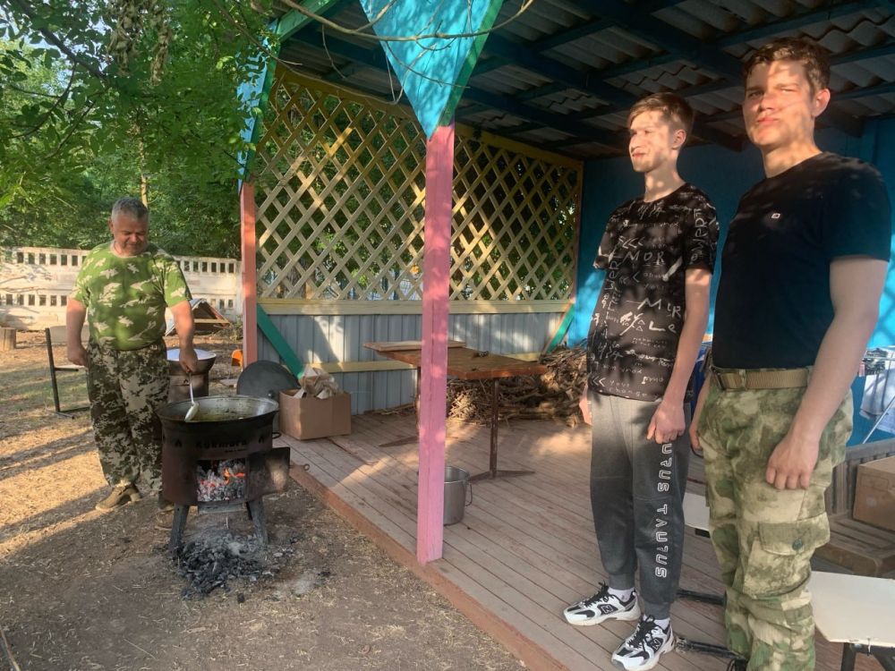 Василий Грабован: Вчера пообщадся с ребятами, которые проходят военно-полевые учебные сборы на базе Пятихатской школы Василий Грабован: Вчера пообщадся с ребятами, которые проходят военно-полевые учебные сборы на базе Пятихатской школы