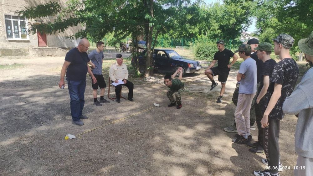 Василий Грабован: Вчера пообщадся с ребятами, которые проходят военно-полевые учебные сборы на базе Пятихатской школы Василий Грабован: Вчера пообщадся с ребятами, которые проходят военно-полевые учебные сборы на базе Пятихатской школы