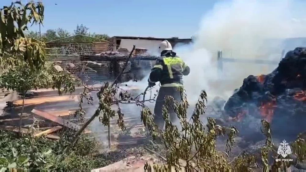 Сегодня огнеборцы 32 пожарно-спасательной части и 107 пожарной части потушили возгорание в с. ладиславовка Кировского района