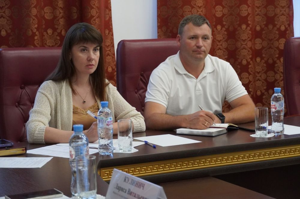 #городские_новости. Министр имущественных и земельных отношений Республики Крым Лариса КУЛИНИЧ провела приём граждан в администрации города Керчи #городские_новости. Министр имущественных и земельных отношений Республики Крым Лариса КУЛИНИЧ провела приём граждан в администрации города Керчи