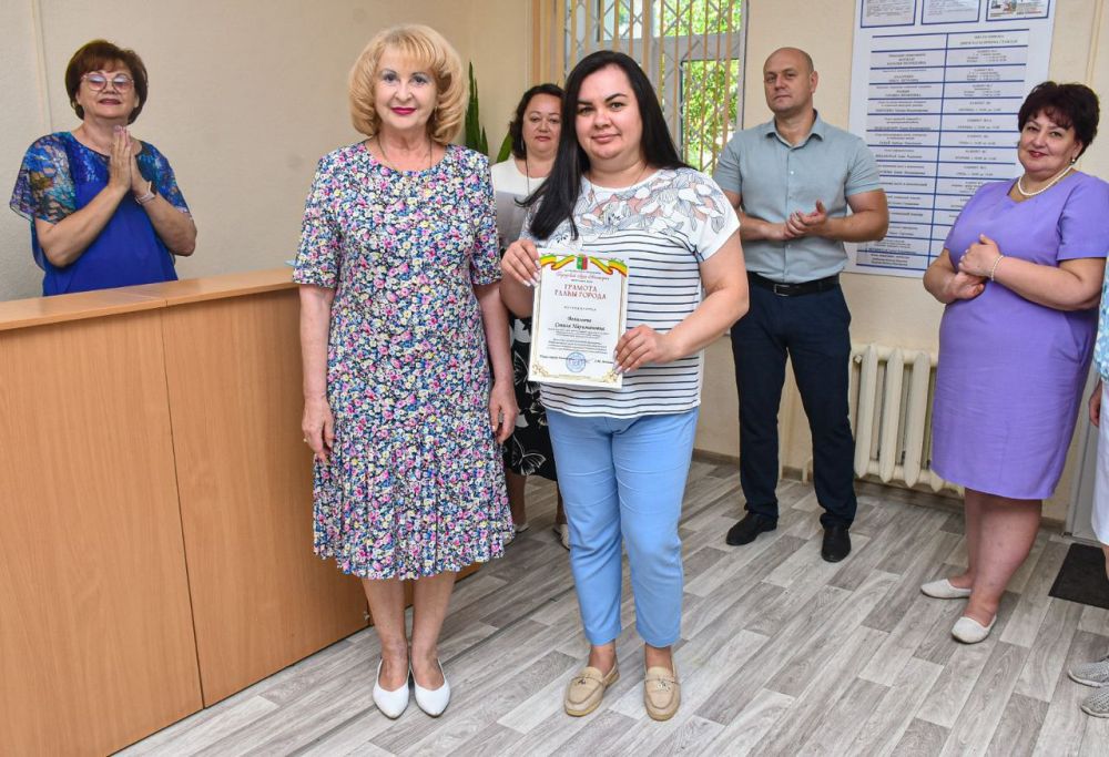 Эммилия Леонова: Поздравила с наступающим профессиональным праздником — Днём социального работника Департамент труда и социальной защиты г. впатория! Эммилия Леонова: Поздравила с наступающим профессиональным праздником — Днём социального работника Департамент труда и социальной защиты г. впатория!