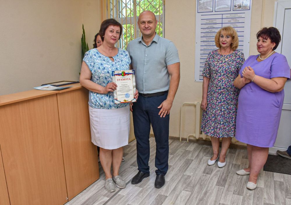Эммилия Леонова: Поздравила с наступающим профессиональным праздником — Днём социального работника Департамент труда и социальной защиты г. впатория! Эммилия Леонова: Поздравила с наступающим профессиональным праздником — Днём социального работника Департамент труда и социальной защиты г. впатория!