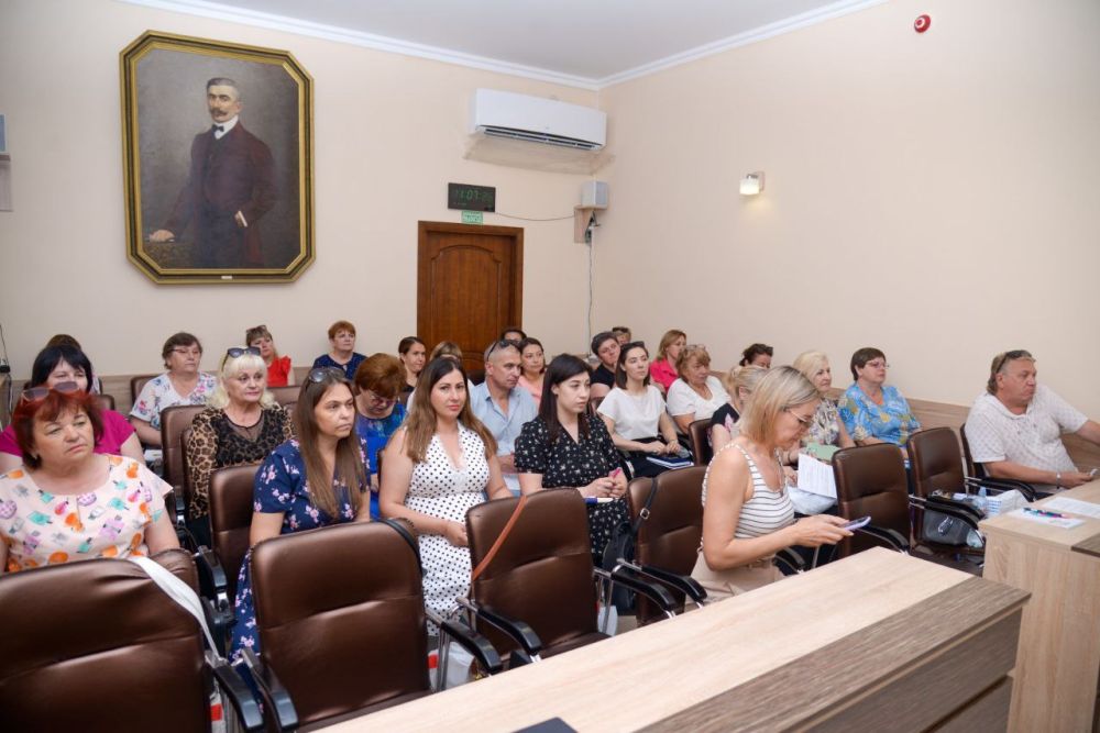 Эммилия Леонова: Поприветствовала участников семинара на тему: «Отчетно-выборная компания в территориальных, первичных... Эммилия Леонова: Поприветствовала участников семинара на тему: «Отчетно-выборная компания в территориальных, первичных...