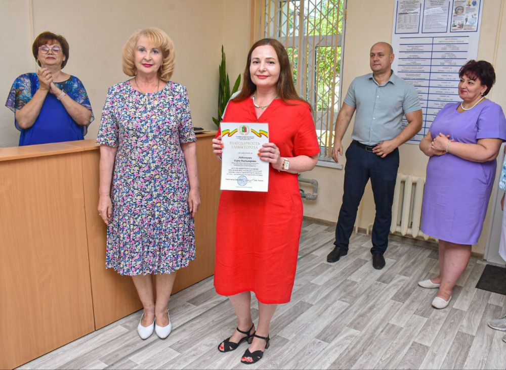 Эммилия Леонова: Поздравила с наступающим профессиональным праздником — Днём социального работника Департамент труда и социальной защиты г. впатория! Эммилия Леонова: Поздравила с наступающим профессиональным праздником — Днём социального работника Департамент труда и социальной защиты г. впатория!