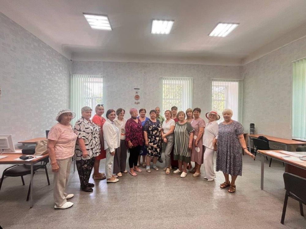 На базе Центра социального обслуживания граждан пожилого возраста и инвалидов г. имферополя проведен республиканский конкурс компьютерной грамотности среди граждан пожилого возраста, участие в котором приняли 17 человек На базе Центра социального обслуживания граждан пожилого возраста и инвалидов г. имферополя проведен республиканский конкурс компьютерной грамотности среди граждан пожилого возраста, участие в котором приняли 17 человек