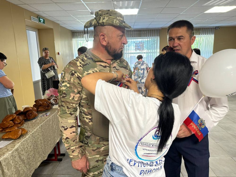 Александр Дудинов: В Черноморском РДК в самом разгаре ярмарка-выставка Александр Дудинов: В Черноморском РДК в самом разгаре ярмарка-выставка