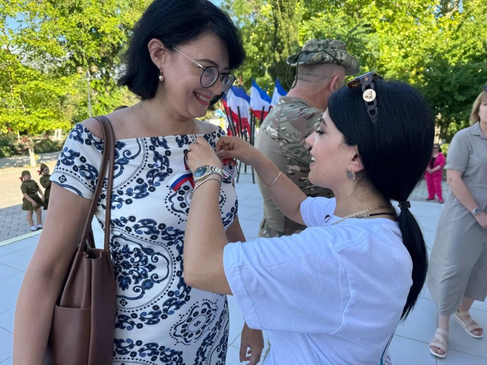 Страна побеждает тогда, когда армию поддерживает весь народ Страна побеждает тогда, когда армию поддерживает весь народ