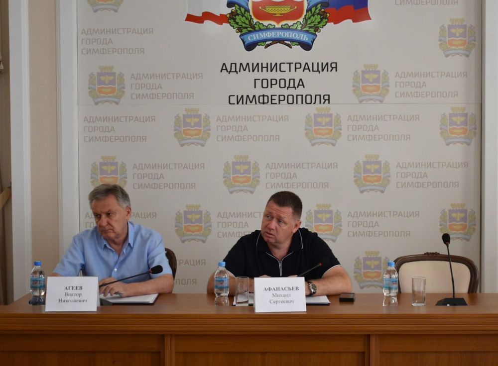 Михаил Афанасьев: Рабочая неделя началась с проведения оперативно-хозяйственного совещания Михаил Афанасьев: Рабочая неделя началась с проведения оперативно-хозяйственного совещания